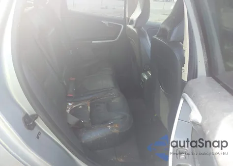 2012 Volvo Xc60 3.2 Premier z USA, uszkodzony, nr VIN YV4952DL2C2251505